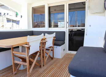 Rent a catamaran in Alimos Marina - Lagoon 40 - 3 + 2 cab