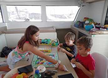 Rent a catamaran in Alimos Marina - Lagoon 40 - 4 cab.