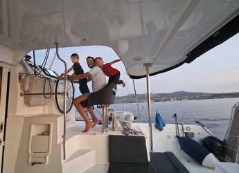 Rent a catamaran in Alimos Marina - Lagoon 40 - 4 cab.