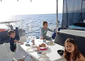 Rent a catamaran in Alimos Marina - Lagoon 40 - 4 cab.