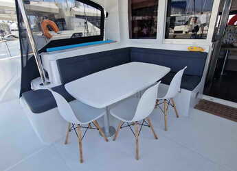 Rent a catamaran in Alimos Marina - Lagoon 40 - 4 cab.