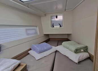 Rent a catamaran in Alimos Marina - Lagoon 40 - 4 cab.