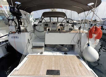 Rent a sailboat in Marina di Portisco - Bavaria C45 Holiday - 5 cab.