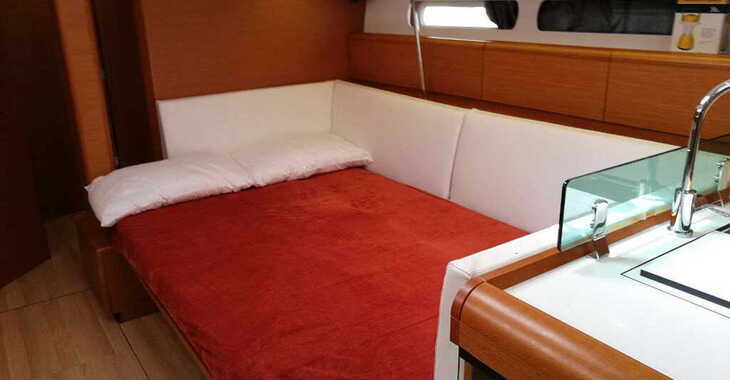 Chartern Sie segelboot in Pontile La Rosa dei Venti - Sun Odyssey 449