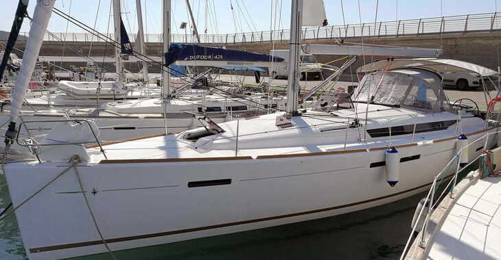 Chartern Sie segelboot in Pontile La Rosa dei Venti - Sun Odyssey 449