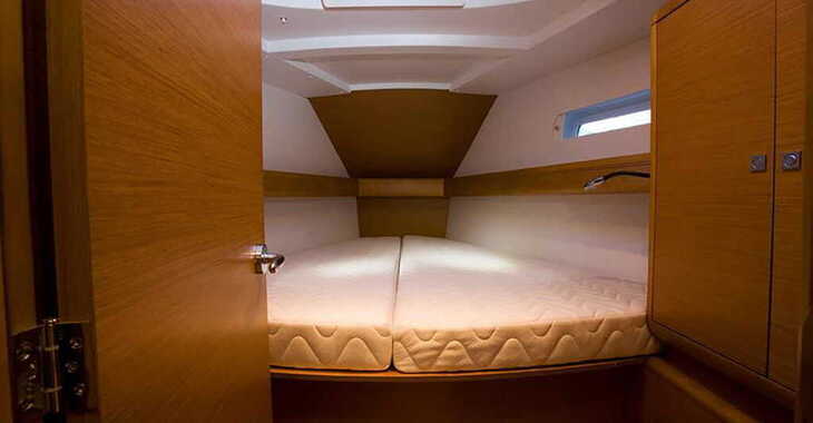 Chartern Sie segelboot in Pontile La Rosa dei Venti - Sun Odyssey 449