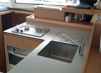 Noleggiare catamaran in Marina Gouvia - Excess 11 - 4 + 1 + 1 cab.