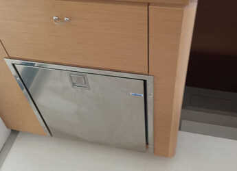 Noleggiare catamaran in Marina Gouvia - Excess 11 - 4 + 1 + 1 cab.