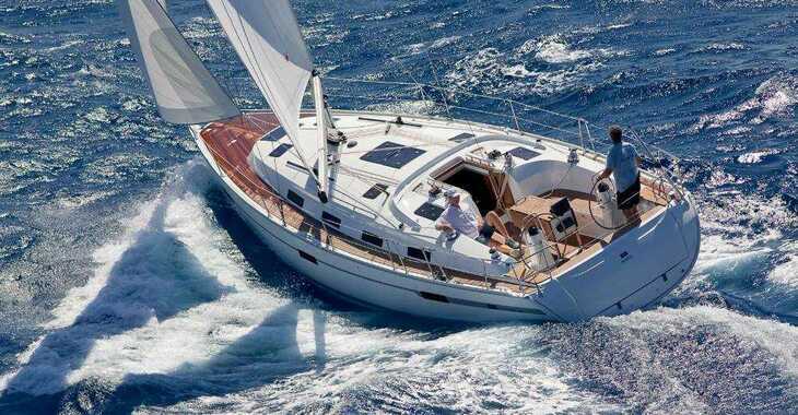 Rent a sailboat in Rodi Garganico - Bavaria Cruiser 40