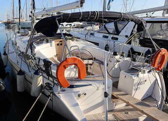 Rent a sailboat in Alimos Marina - Bavaria 43 Cruiser