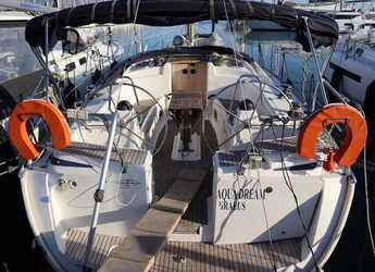 Rent a sailboat in Alimos Marina - Bavaria 43 Cruiser