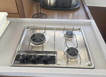 Rent a catamaran in Alimos Marina - Lagoon 40 - 4 + 2 cab