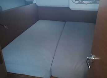 Rent a sailboat in Mykonos Marina - Sun Odyssey 440