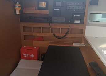 Rent a sailboat in Mykonos Marina - Sun Odyssey 440