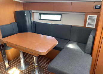 Chartern Sie segelboot in Volos - Bavaria C42