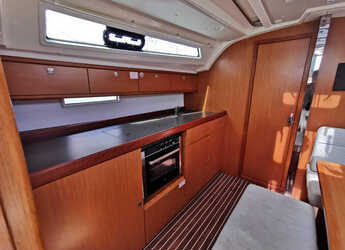 Chartern Sie segelboot in Marina di Portisco - Bavaria Cruiser 41 - 3 cab.