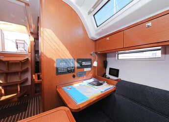 Noleggiare sailboat in Marina Tankerkomerc - Bavaria Cruiser 37 - 3 cab.