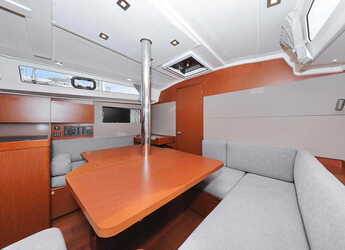 Noleggiare sailboat in Marina Tankerkomerc - Oceanis 41.1