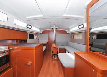 Noleggiare sailboat in Marina Tankerkomerc - Oceanis 41.1