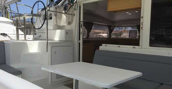 Rent a catamaran in Hyeres - Lagoon 400 S2