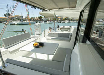 Louer catamaran à Hyeres - Excess 11
