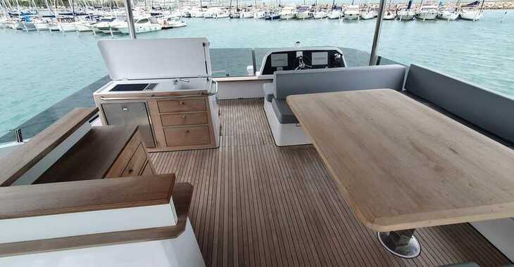 Rent a yacht in Hyeres - Aventura 50 MY