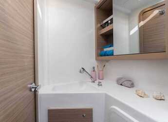 Alquilar catamarán en Marina Mandalina - Lagoon 42 - 4 + 2 cab.