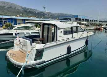 Rent a motorboat in Marina Kastela - Nimbus 305 Coupe