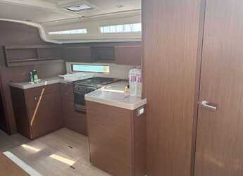 Rent a sailboat in D-Marin Marina Lefkas - Oceanis 40.1