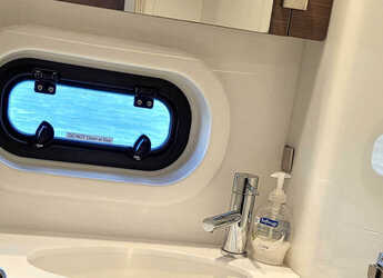 Rent a catamaran in Nanny Cay - Bali 4.2 - 4 + 1 cab.