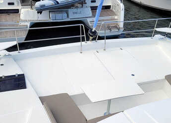 Rent a catamaran in Nanny Cay - Bali 4.2 - 4 + 1 cab.