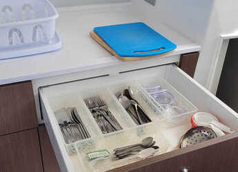 Rent a catamaran in Nanny Cay - Bali 4.2 - 4 + 1 cab.