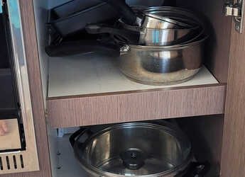 Rent a catamaran in Nanny Cay - Bali 4.2 - 4 + 1 cab.