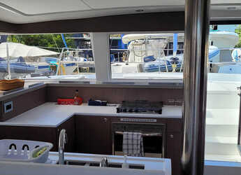 Rent a catamaran in Nanny Cay - Bali 4.2 - 4 + 1 cab.