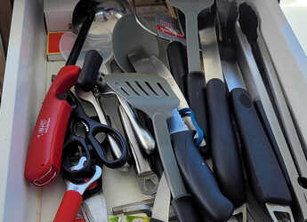 Rent a catamaran in Nanny Cay - Bali 4.2 - 4 + 1 cab.