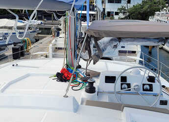 Rent a catamaran in Nanny Cay - Bali 4.2 - 4 + 1 cab.