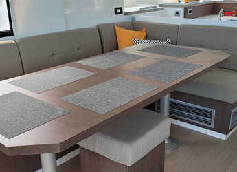 Rent a catamaran in Nanny Cay - Bali 4.2 - 4 + 1 cab.