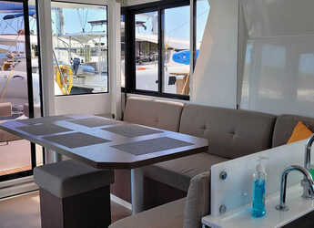 Rent a catamaran in Nanny Cay - Bali 4.2 - 4 + 1 cab.