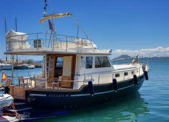 Rent a yacht in Port Mahon - Menorquin 160 FLY LUX