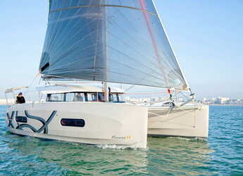 Rent a catamaran in Veruda Marina - Excess 11 - 4 + 1 + 1 cab.
