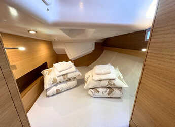 Rent a sailboat in Marina Kastela - Elan Impression 50.1