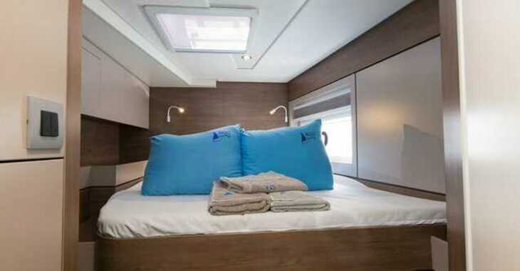 Rent a catamaran in Club Marina - Bali 4.6 - 4 + 2 cab.