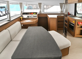 Alquilar catamarán en Alimos Marina - Lagoon 42 - 4 + 2 cab.