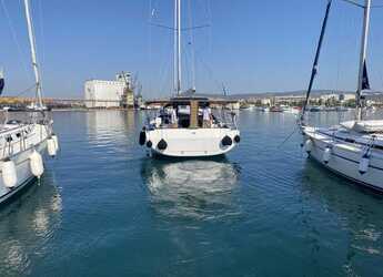 Rent a sailboat in Volos - Bavaria C50