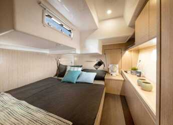 Rent a sailboat in Volos - Bavaria C50