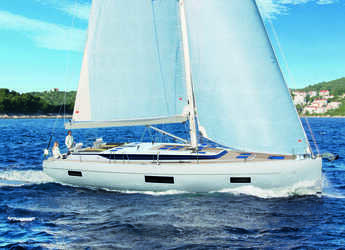 Rent a sailboat in Volos - Bavaria C50