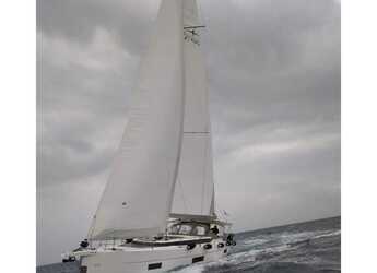 Rent a sailboat in Volos - Bavaria C50