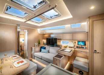 Rent a sailboat in Volos - Bavaria C50