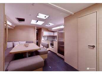 Rent a sailboat in Marina di Portorosa - Dufour 470