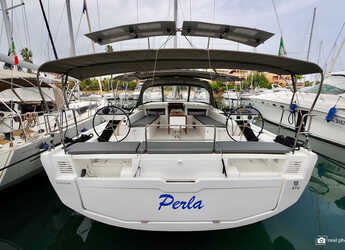 Rent a sailboat in Marina di Portorosa - Dufour 470